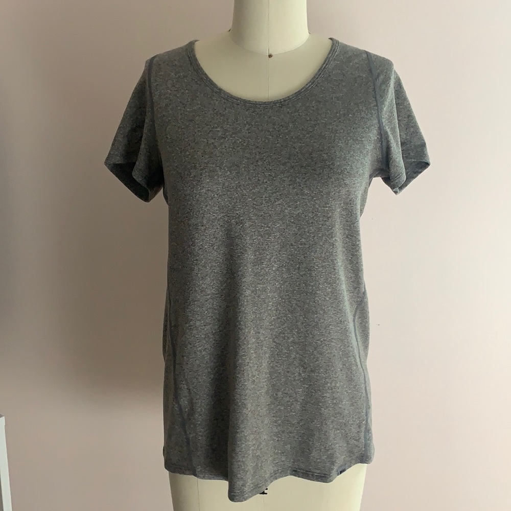 REI 🌲Heather Grey keep cool short sleeve